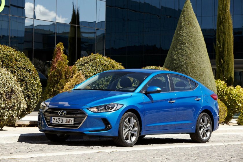 Hyundai Elantra 6