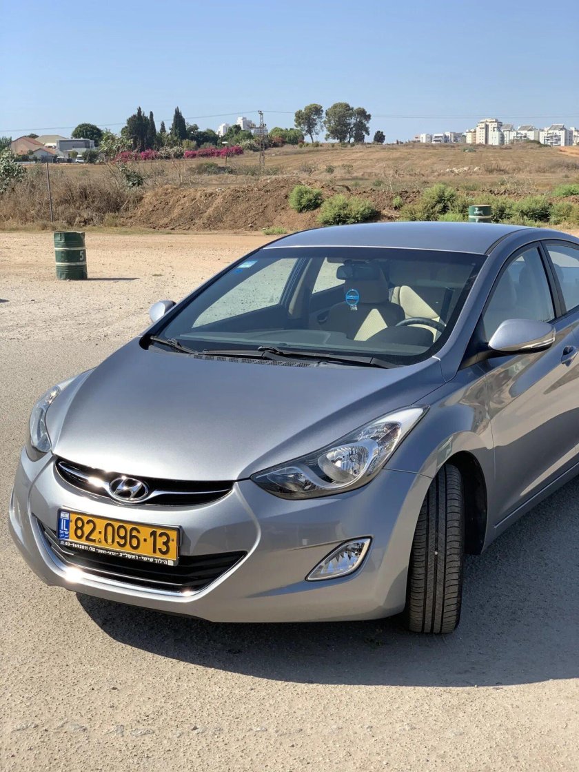 Hyundai elantra 5