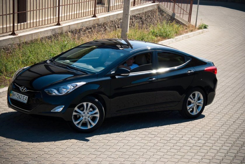 Hyundai Elantra 5