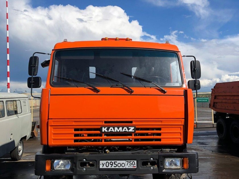 КАМАЗ 65115 оранжевый