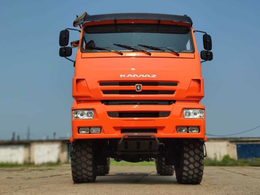 Седельный тягач КАМАЗ 65221