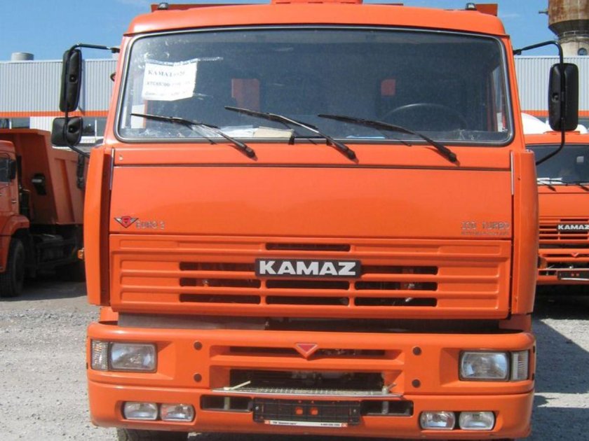 КАМАЗ 6520 перед