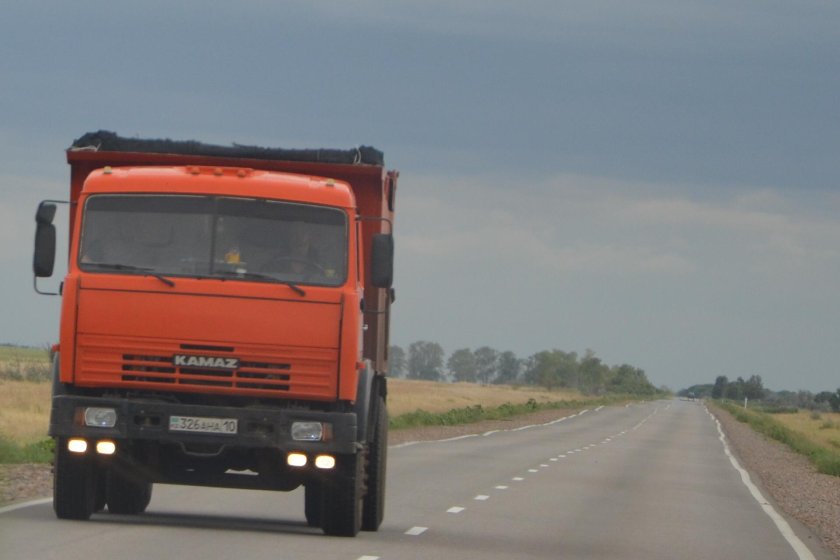 КАМАЗ 6520 вид спереди