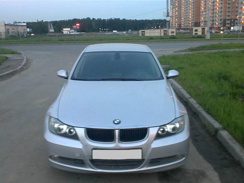 БМВ 3 е90 серебристый