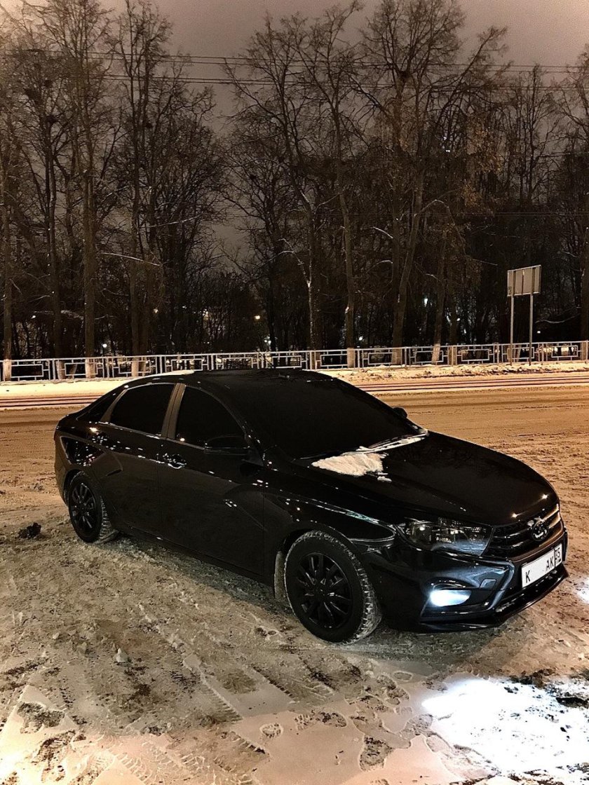 Лада Веста черная тонированная