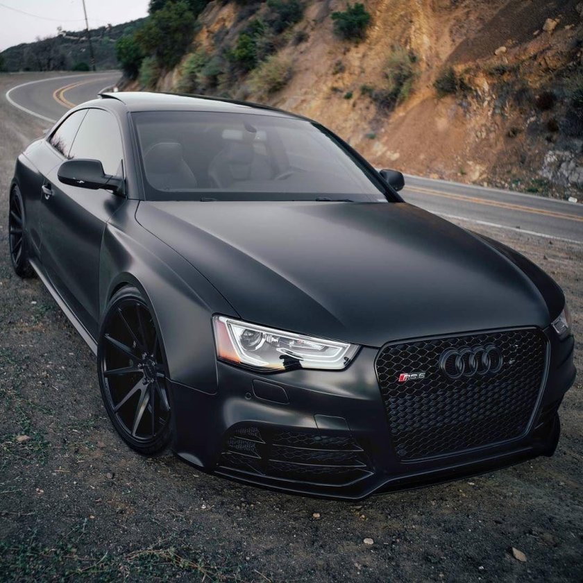 Audi rs5 черная