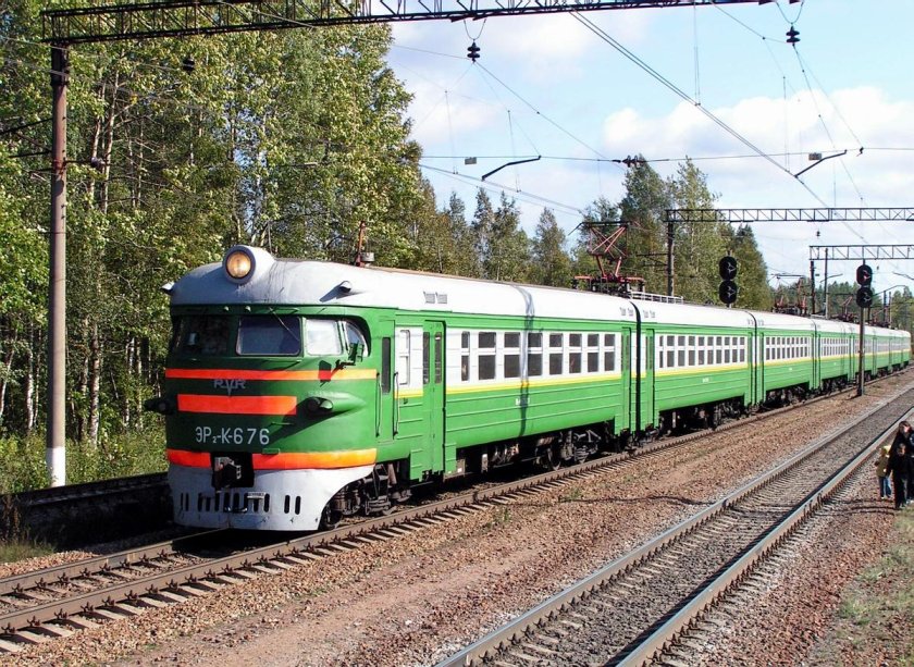 Электропоезд эр 2