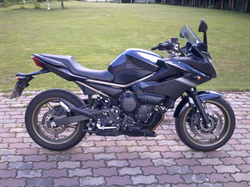 Yamaha fz6r 2009