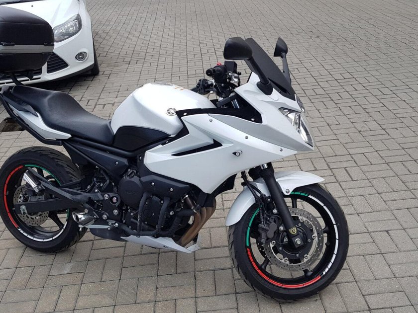 Yamaha xj6 белый