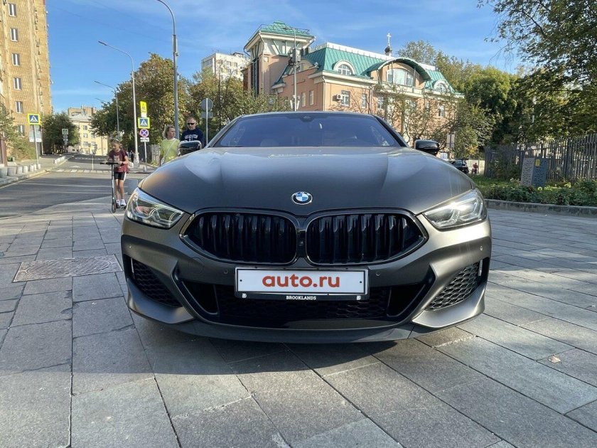 Серая бмв