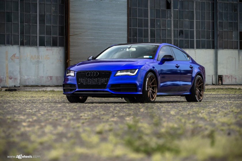Audi a7 синяя