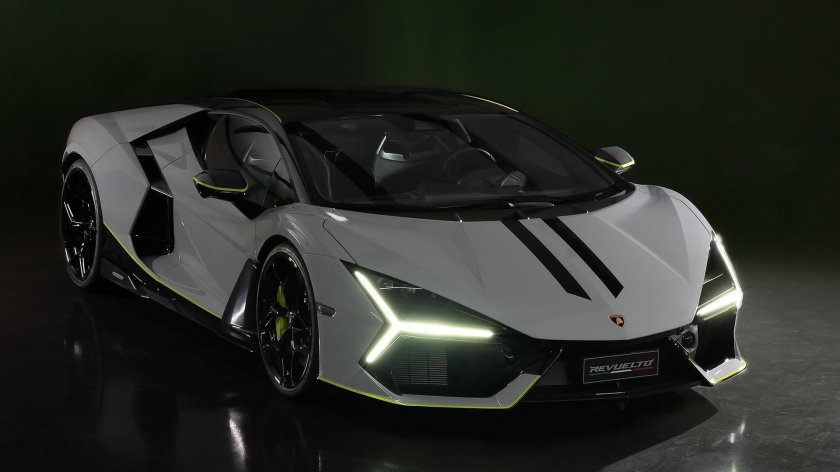 Ламборгини revuelto