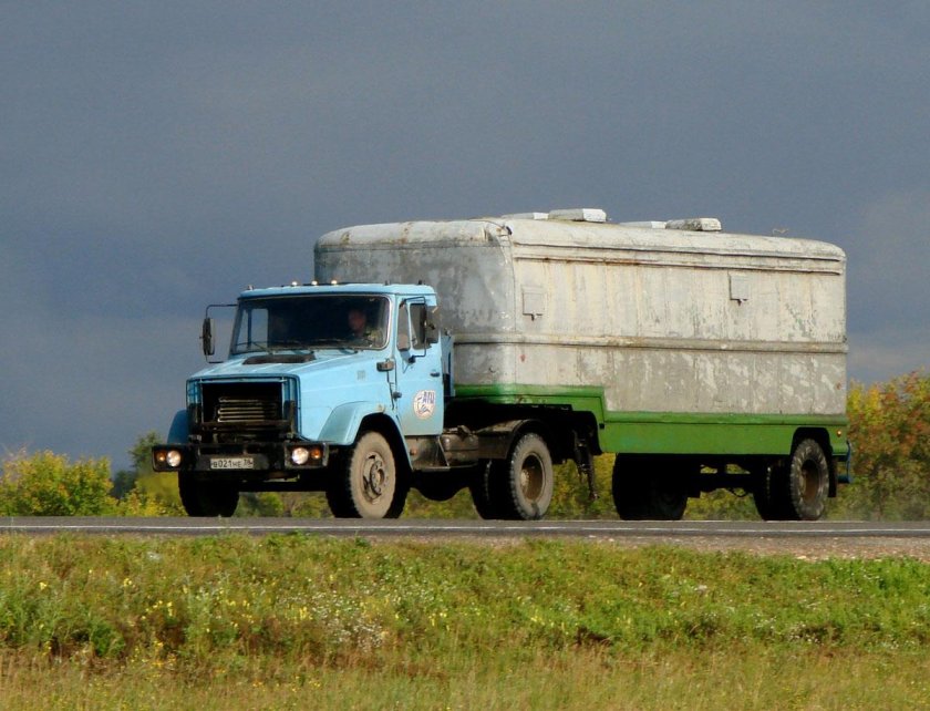 ЗИЛ 4421 тягач