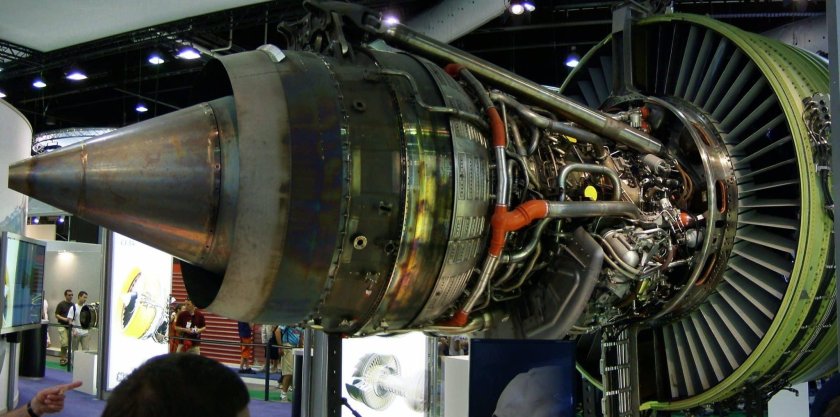 Двигатель General Electric ge90