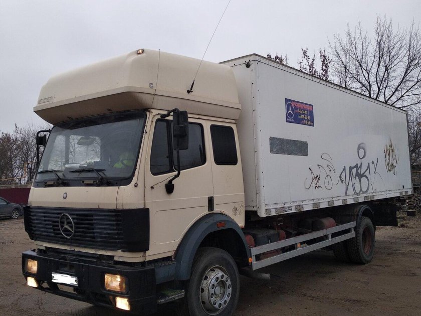 Мерседес атего 2000г