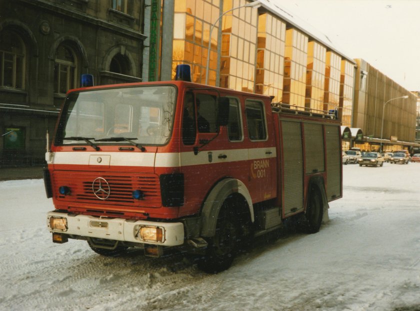 Мерседес 1424