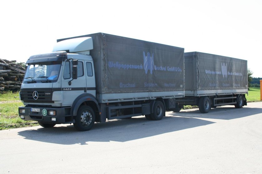 Грузовик мерседес 5 тонн