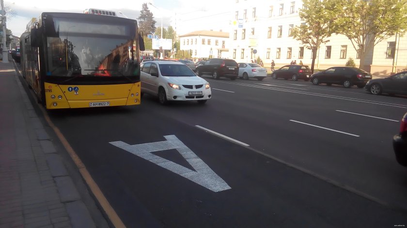 Выделенная полоса для маршрутных транспортных средств