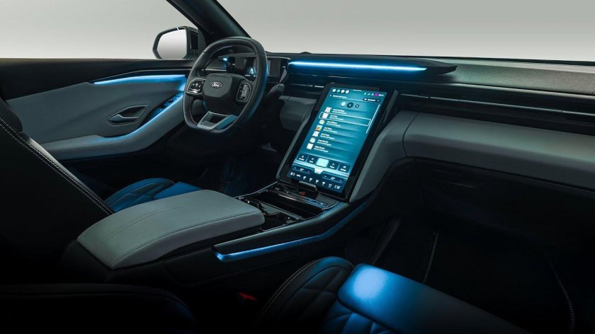 Ford Explorer 2023 салон