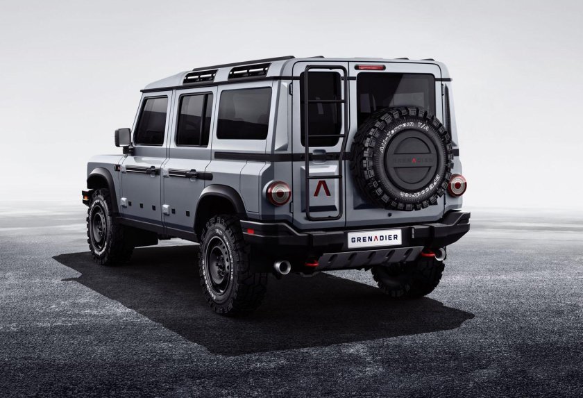 Ленд Ровер Дефендер 4