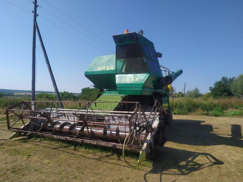 Комбайн Нива эффект Ростсельмаш 2004 года