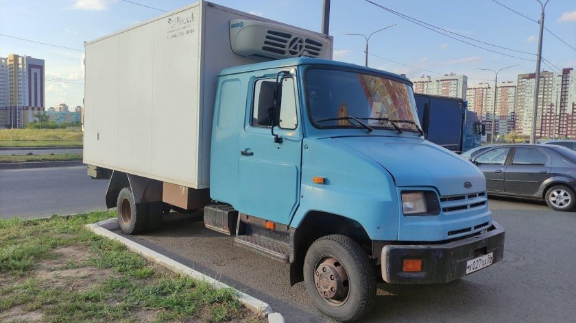 ЗИЛ седельный тягач со спальником