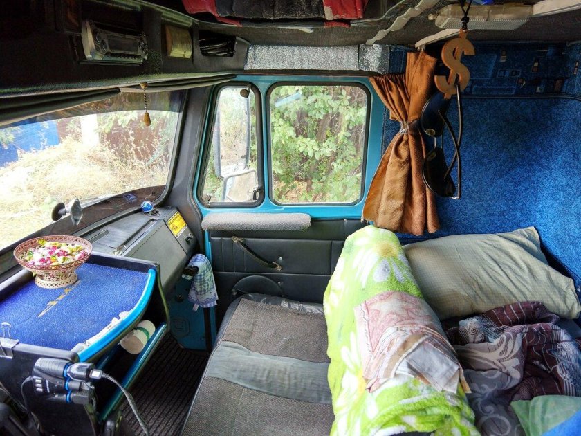 ЗИЛ 5301 салон