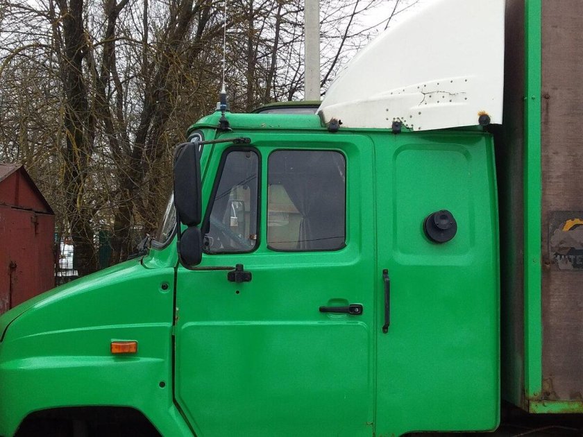 ЗИЛ бычок со спальником самосвал