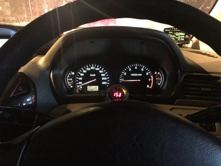 Митсубиси РВР 1999 панель приборов