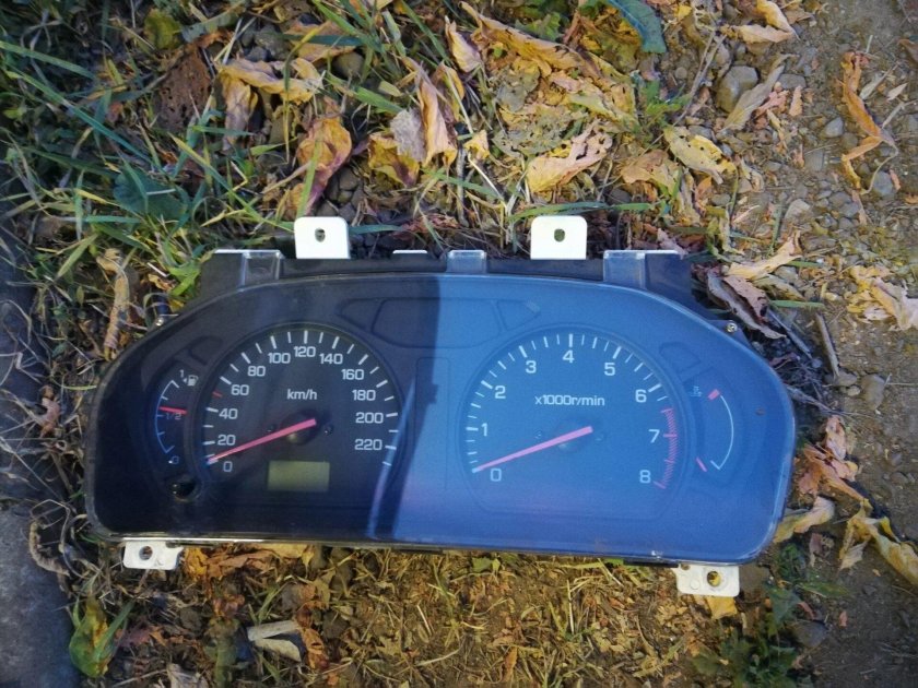 Панель приборов Митсубиси Шариот Грандис