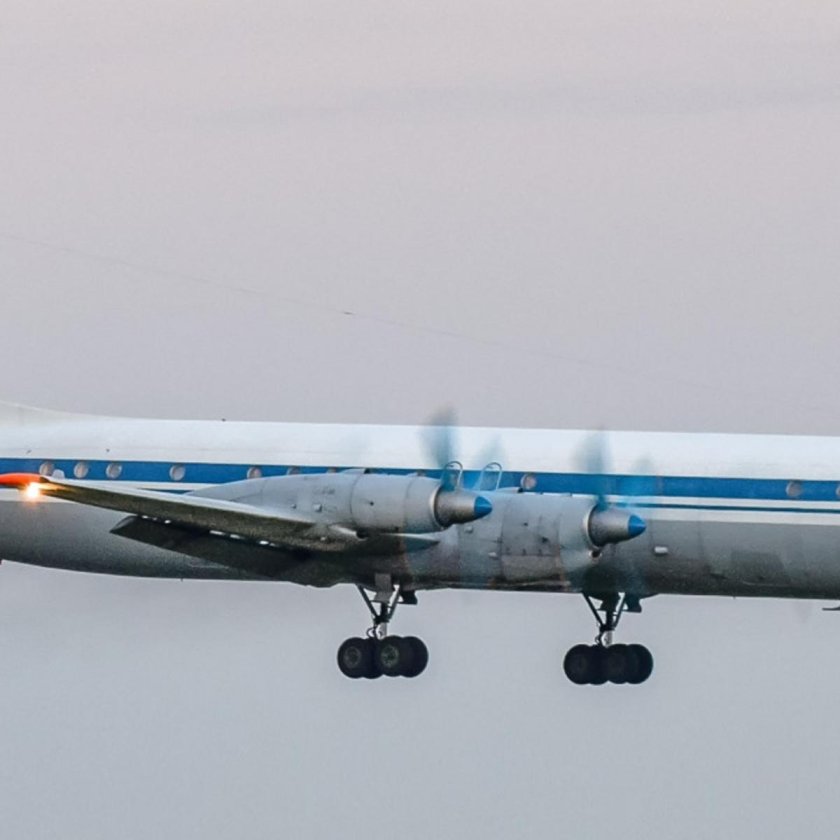 Ил 18 самолет