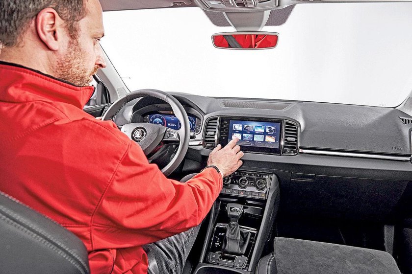 Приборная панель Шкода Карок