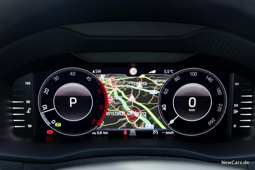 Приборная панель Шкода Карок