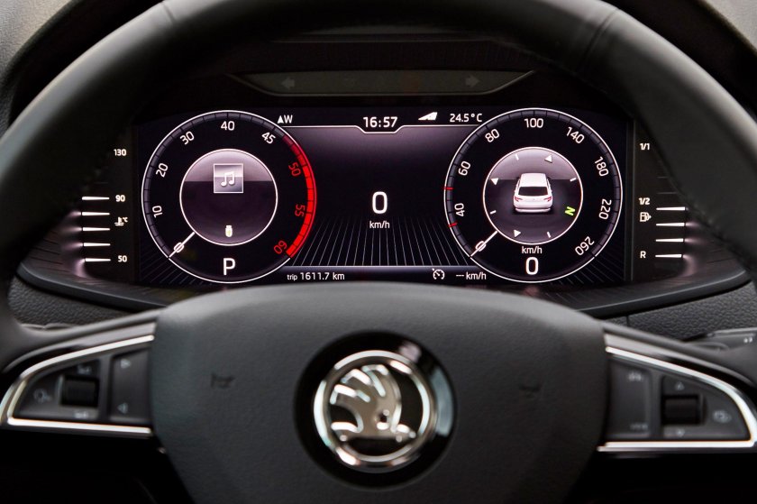 Skoda Karoq подсветка салона