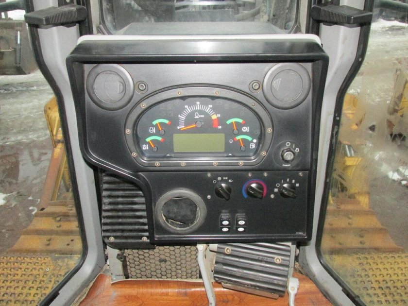 Приборная панель Caterpillar d6