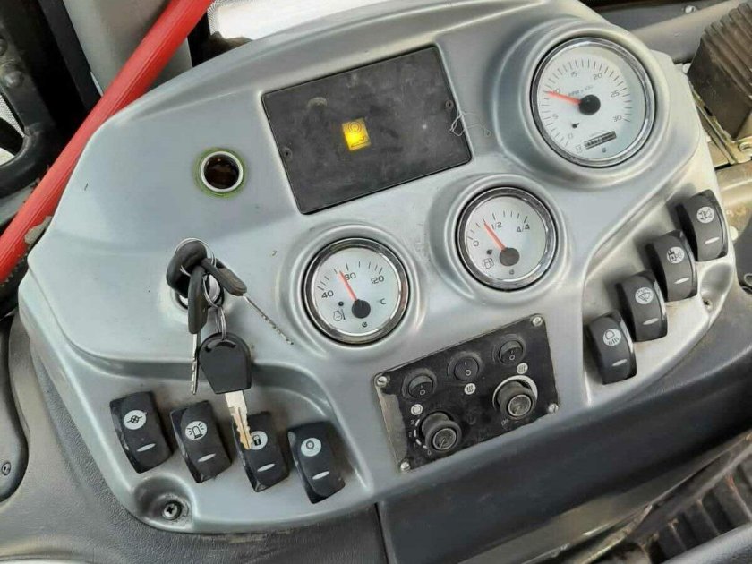 Экскаватор-погрузчик New Holland b115