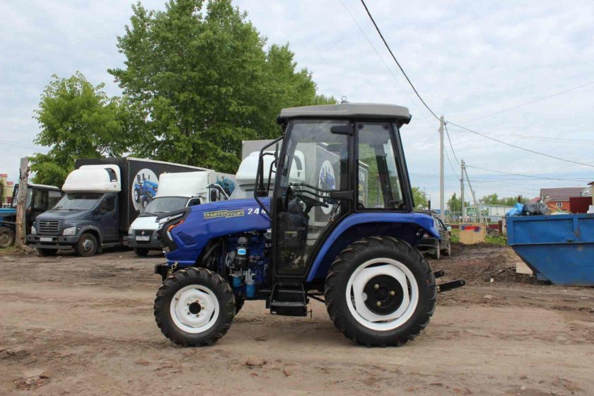 Трактор Русич 244 с кабиной