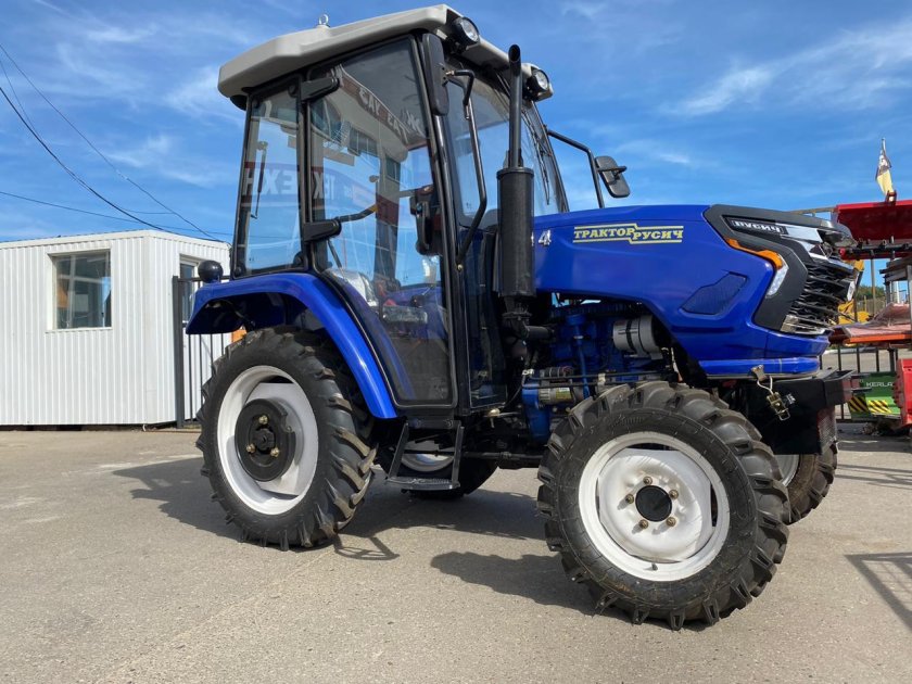Трактор Русич 244 с кабиной