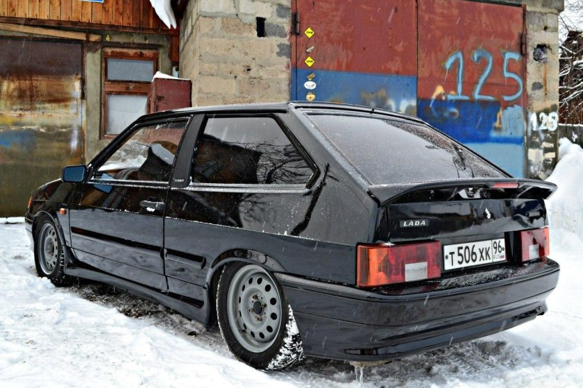 ВАЗ 2113 черная