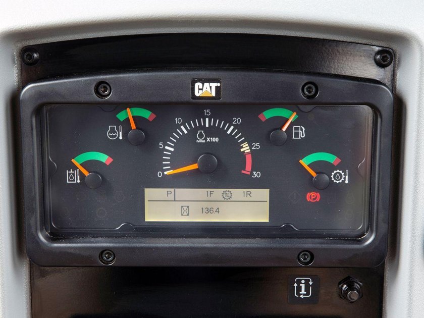 Бульдозер Катерпиллер панель приборов