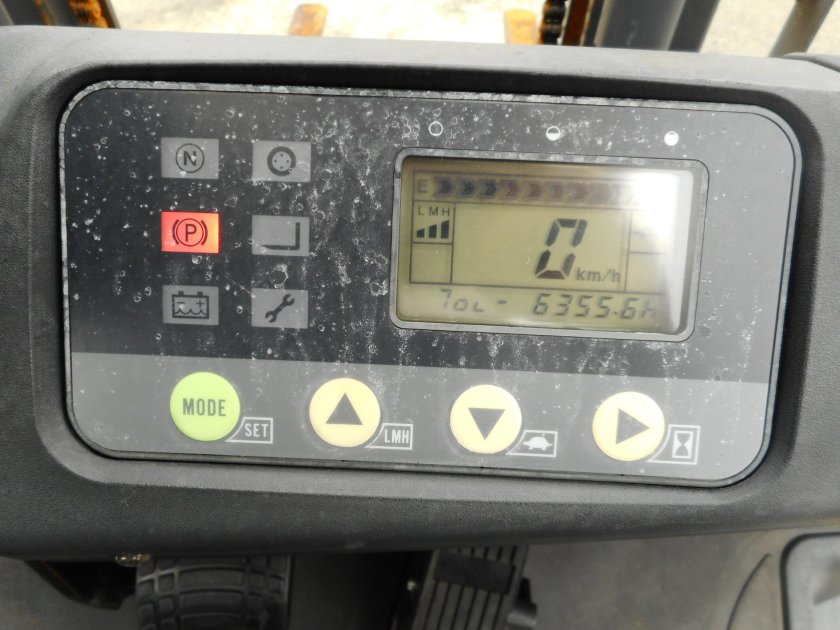 Komatsu погрузчик вилочный электрический 15