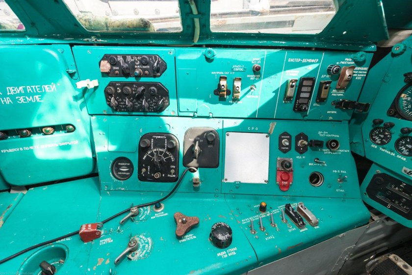 Кабина самолета