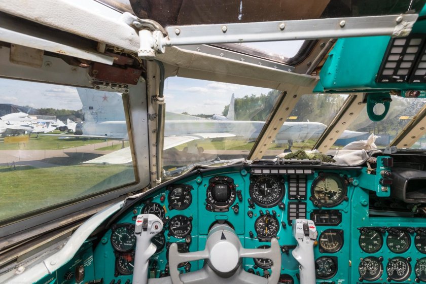 Кабина ту 154