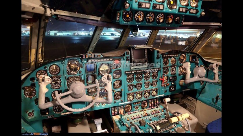 Ил-76 кабина пилотов