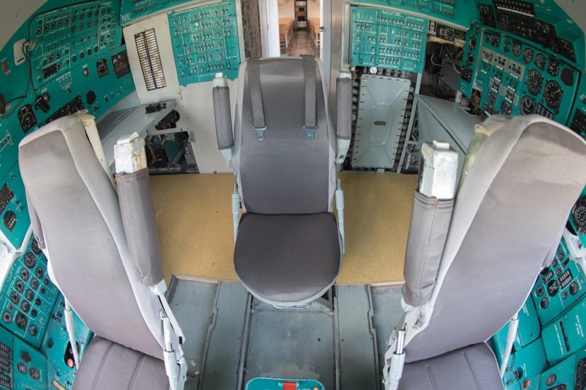 Ил 62м кабина