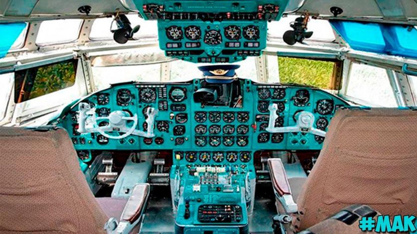 Ил-114 кабина