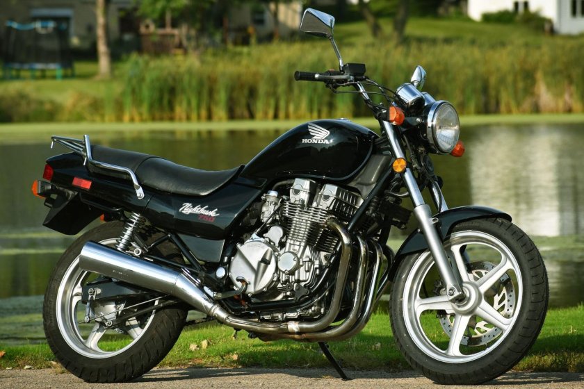 Мотоцикл honda cb