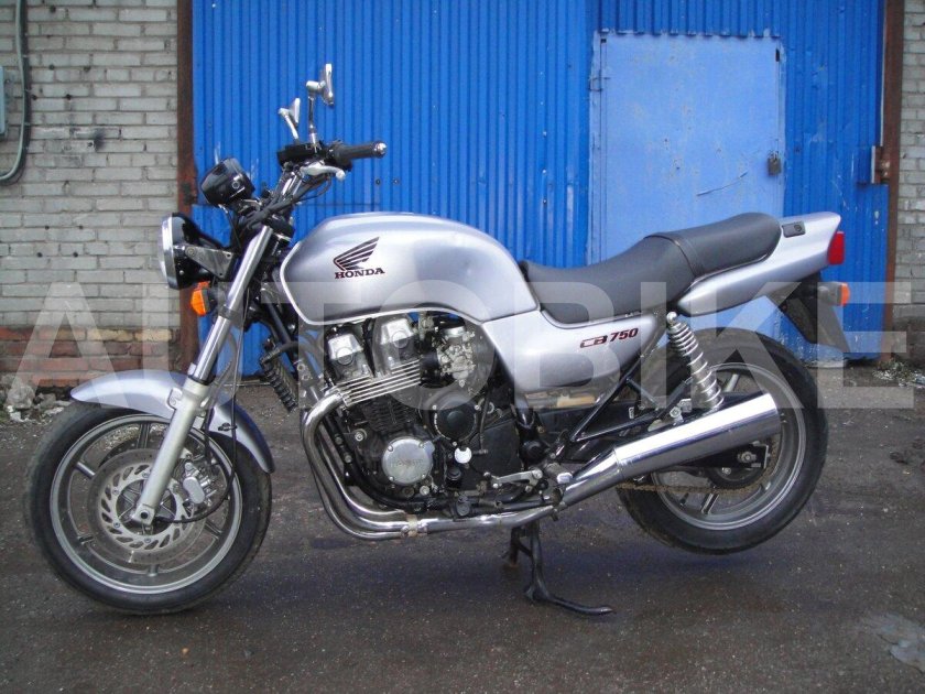 Мотоцикл Хонда св 750