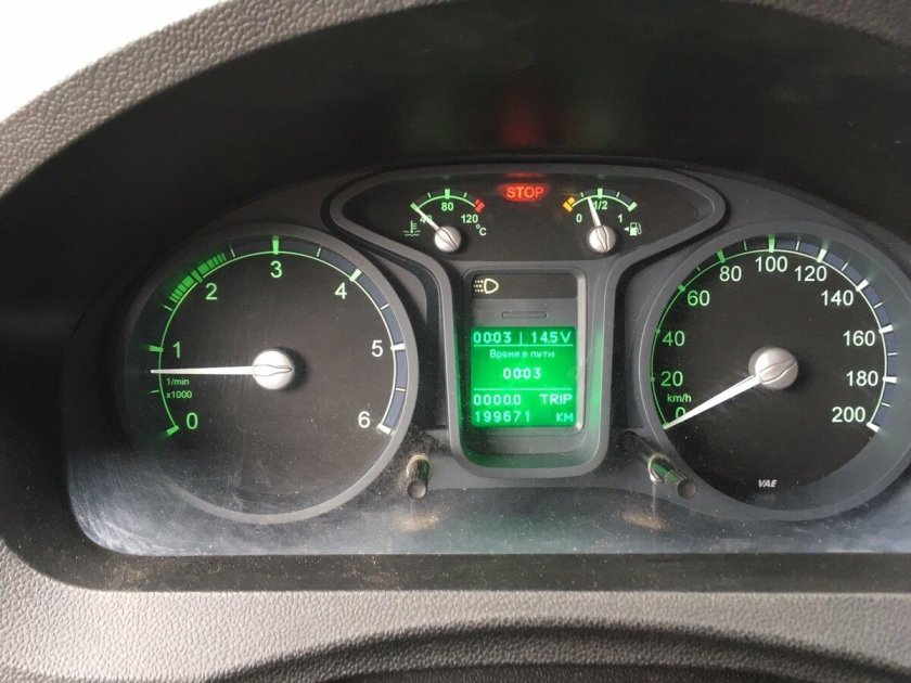 Тетрис в газели Некст на панели приборов