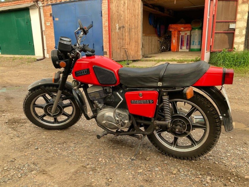 Мотоцикл иж планета 5